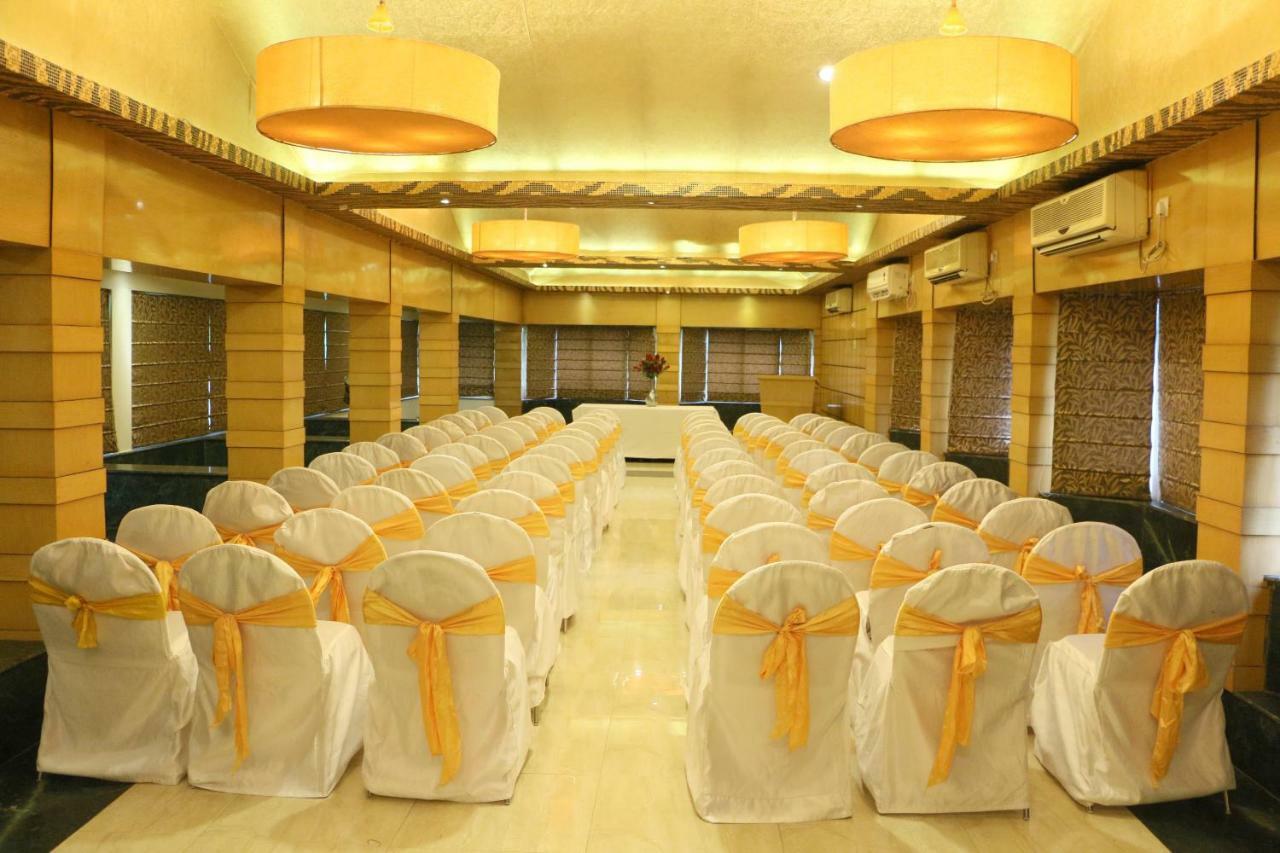 Palm Village Resort Kolkata Exterior photo