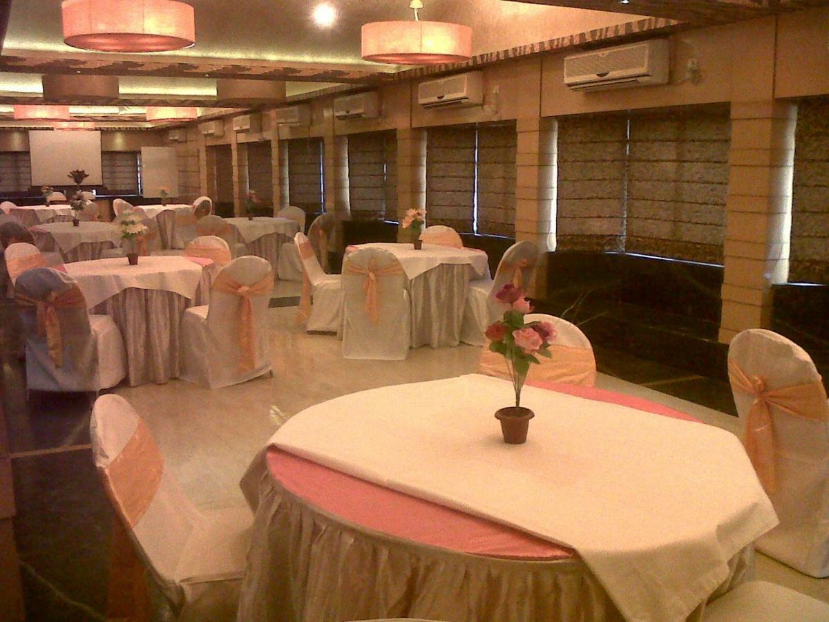 Palm Village Resort Kolkata Exterior photo