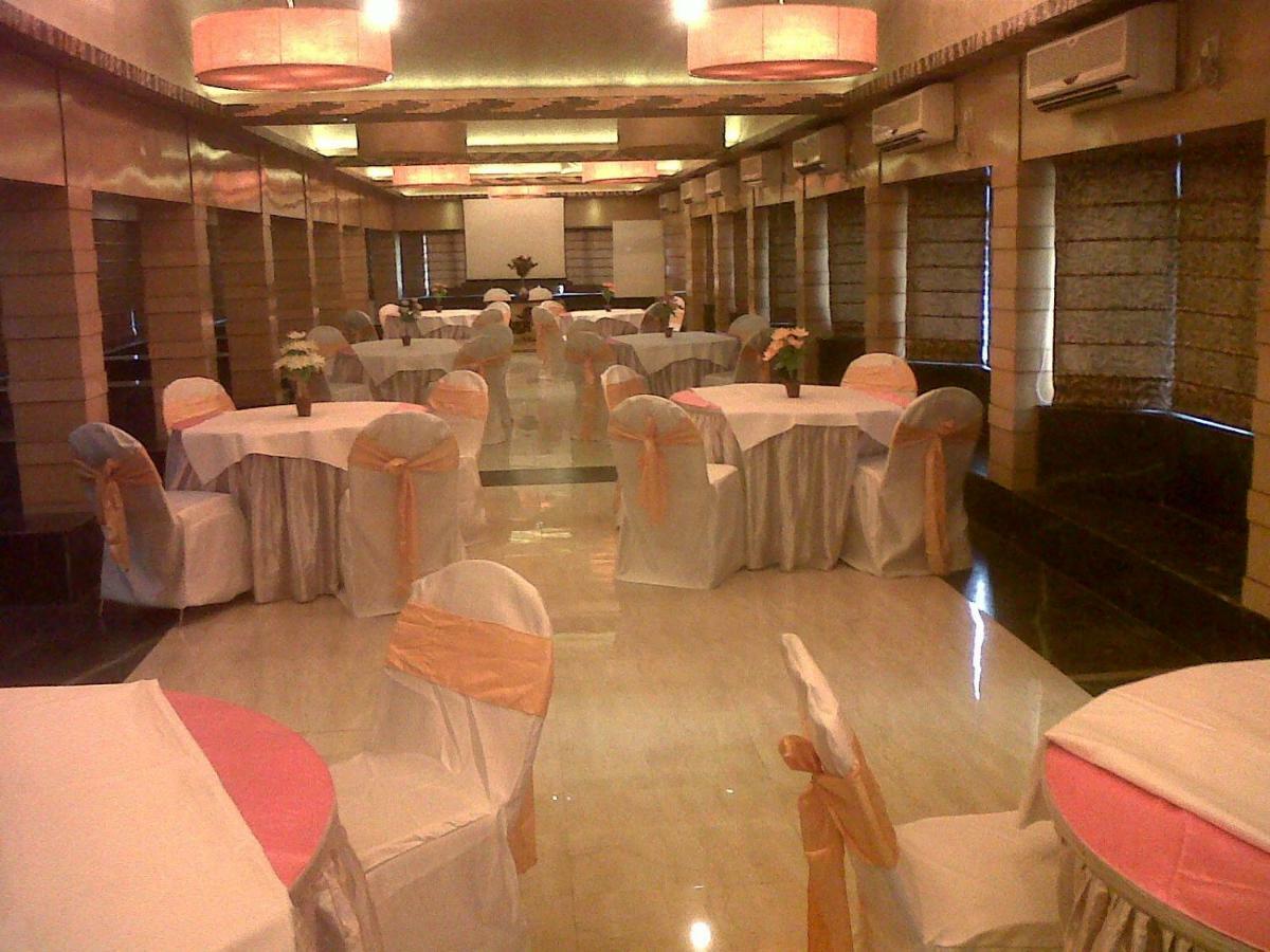 Palm Village Resort Kolkata Exterior photo